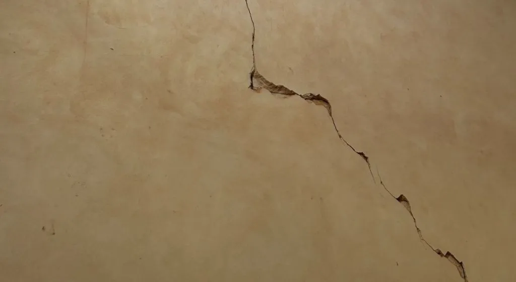 Fissures de façade : quand faut-il s'inquiéter ?